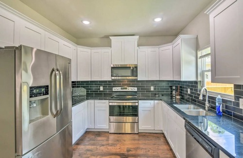 Texas City House | Family-Friendly Texas City Home ~ 15 Min to Kemah Boardwalk!