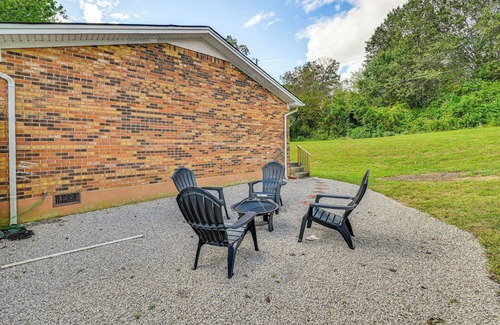 Elizabethtown House | Family-Friendly Home w/Big Yard In Elizabethtown!