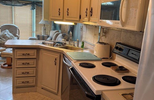 Braden River Resort | Family fun amenities for all ages!Two bedroom ,sleeps 6, pet friendly ,relaxing.