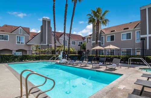 Downtown Village House | Family Fun at Newport Beach! w/ Full Kitchen, Onsite Pool & Sports Facility!