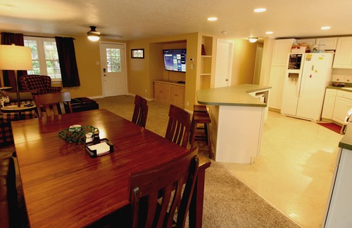 Wildwood Point House | Family Fun on the Lake! 4 Bed, 3 Bath with Great Outdoor Kitchen.