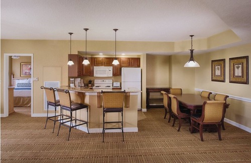 Bay Lake Resort | Family-fun resort just minutes from Disney World