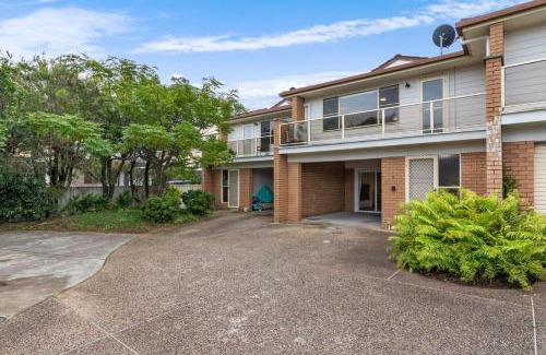 Belmont House | Family Getaway in Belmont