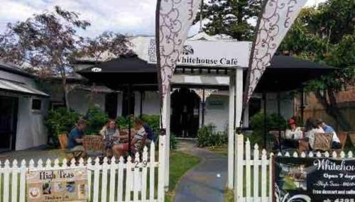 Shellharbour House | Family Getaway With LARGE Parent Retreat!