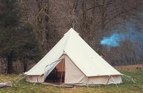 Lake George RV Rental | Family Glamping Escape 2 Queens + Twin Bed