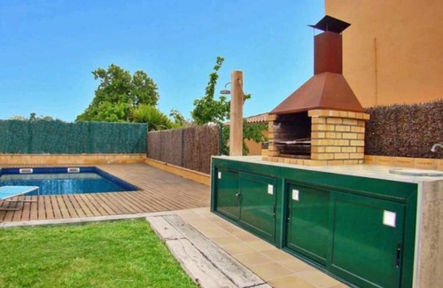 Vall-Llobrega House | Family Holiday Home 'Dolcesa' with Pool, Wi-Fi & Garden