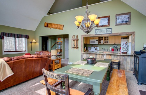 Seven Devils House | Family Home, Amazing View of Mtns - .5 mile from Snow Tubing