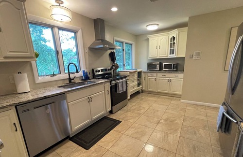 West New Haven House | Family home in quiet Westville neighborhood