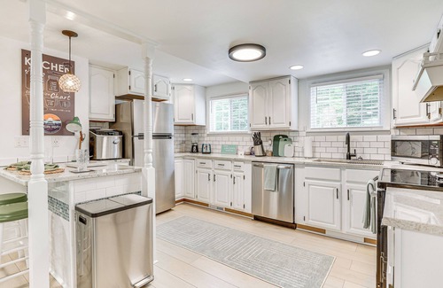 Wayland House | Family Home w/Hot Tub: 1/2 Mi to Lake Milton