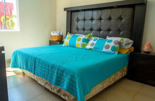 Boulevard Barra Vieja House | Family House with Pool 10 min airport