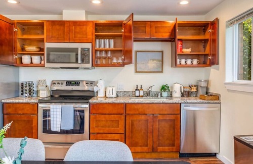 East Queen Anne Apartment | Family/King Beds/In-Unit Laundry/Mins to DT