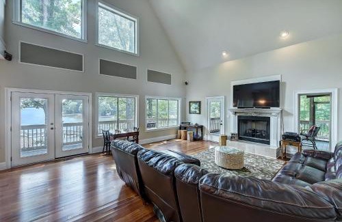Mount Mourne House | Family Lake House Retreat by AvantStay Sleeps 28
