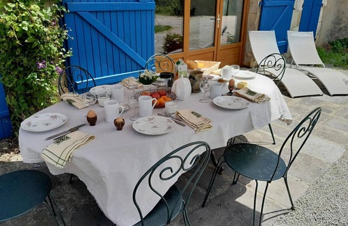 Souvigny Cottage | Family lodge with heated pool and wifi, near Souvigny