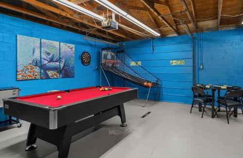 Crystal River House | Family Oasis Near Springs Game Room Yard Spa EV