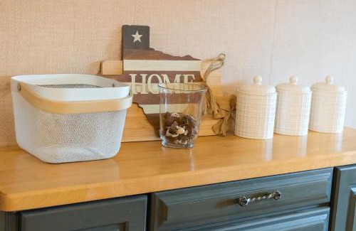 Fullerton House | Family-Ready Fullerton - 9 min to Disneyland