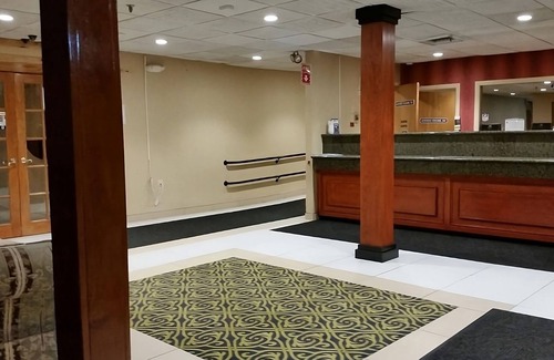 Foxboro House | Family Retreat! 3 Relaxing Units, Free Parking, Quick Drive to Gillette Stadium!