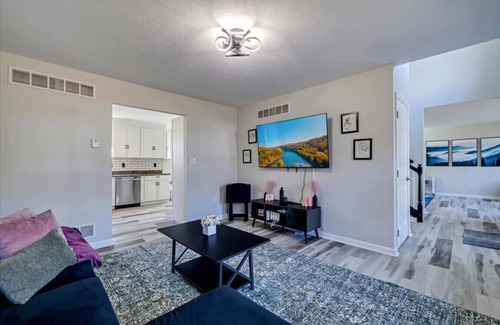 Cresco House | Family Retreat w/Pool & Views!