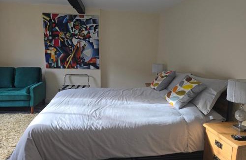 Llanidloes Hotel | Family room 2
