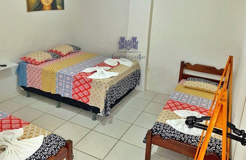 Aldeota House | Family room with private bathroom, Wi-Fi, air conditioning and TV.