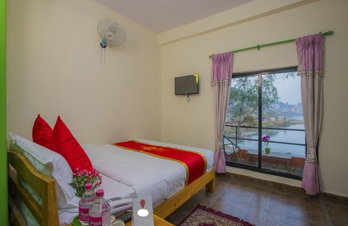 Pokhara Hotel | Family-run hotel located just a stone's throw away from the beautiful Fewa Lake!