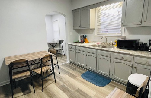 Canton House | Family-sized, Crew-friendly 4BR home near Hall of Fame- Ideal for Monthly Stays