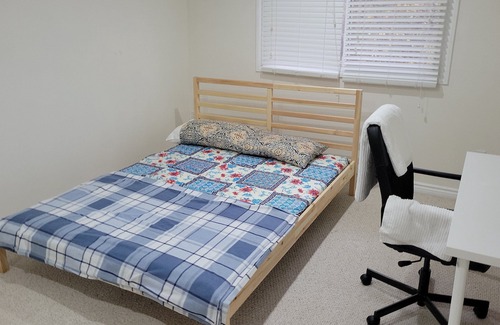 Stoney Creek Condo | Family sized townhouse minutes from downtown. A sanctuary for peace lovers.