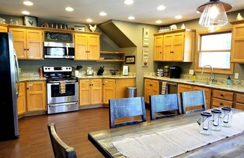 Whispering Pines House | Family Style Guest Home On the Creek in Payson, Arizona