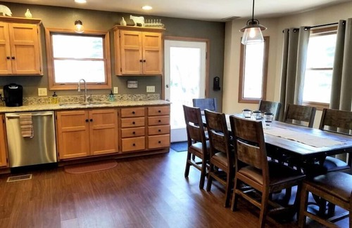 Whispering Pines House | Family Style Guest Home On the Creek in Payson, Arizona