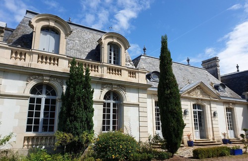 Saint-Avertin House | Family suite for up to 6 people in authentic 18th-century Touraine home