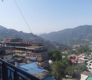 Bajoral Khurd Apartment | Family Suite Homestay
