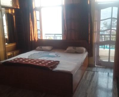 Bajoral Khurd Apartment | Family Suite Homestay