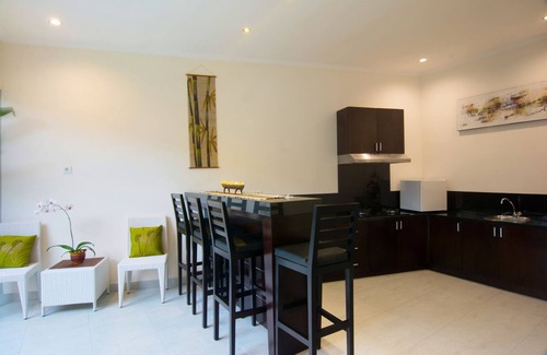Denpasar Barat Villa | Family Two Bedroom Villa include Breakfast