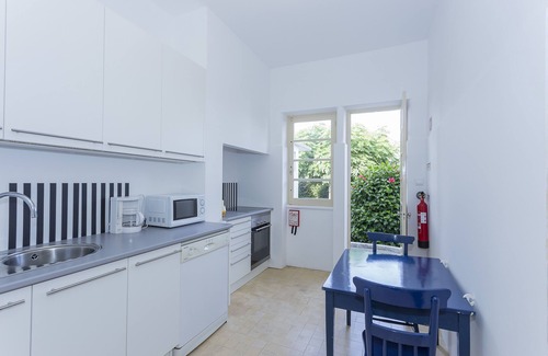 Ponta Delgada Villa | Family Villa in Charming Avenue - Ponta Delgada Center