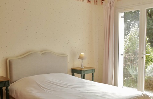 Locquirec Villa | Family villa with heated indoor pool and large enclosed garden