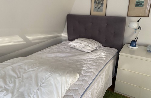 Sodertalje Municipality Bed & Breakfast | Family & Work Home w Garden in Kallfors Järna Sthlm by Golf, Lakes, Sea, Forest