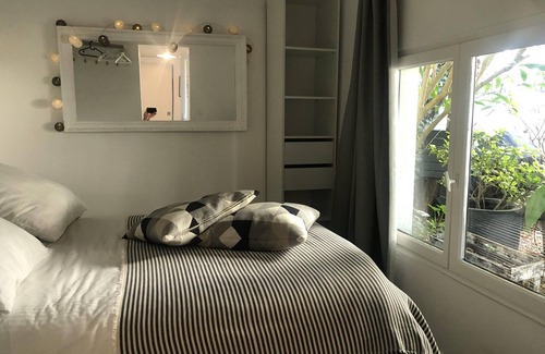 Le Mourillon Hotel | Fancy a holiday in the South of France? 3 bedrooms 2 shower rooms + AC thoughout