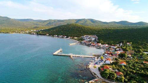 Drace Apartment | Fancy Apartments Kula - One-Bedroom Apartment with Terrace/Ground Floor