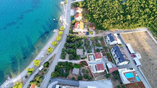 Drace Apartment | Fancy Apartments Kula - One-Bedroom Apartment with Terrace/Ground Floor