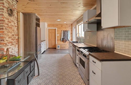 Warren House | Fancy Farmhouse on the mid coast of Maine