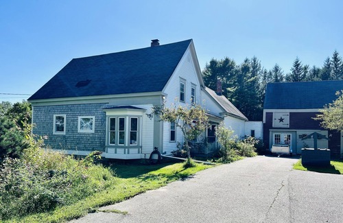 Warren House | Fancy Farmhouse on the mid coast of Maine