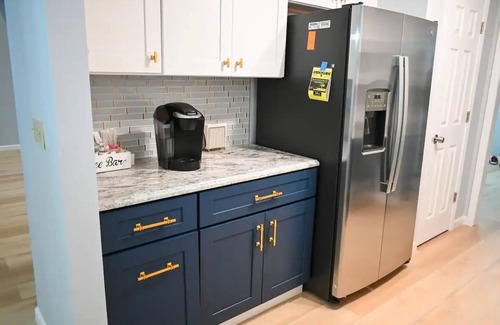 Riverside House | Fancy retreat near Bridge Park: 3BR/2.5BA/2 Car Garage