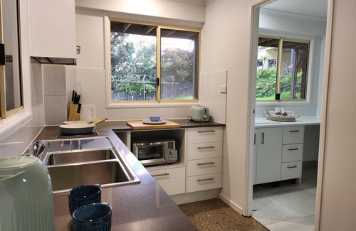 Verrierdale House | Fantastic 1-bedroom, bathroom, kitchenette, lounge in Verrierdale