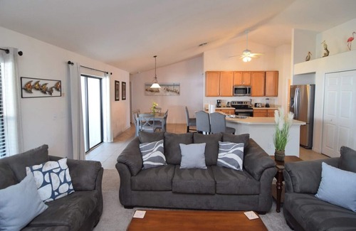 Legacy Park House | Fantastic 4 bed detached home, large pool, great pool deck, Disney 9 miles!
