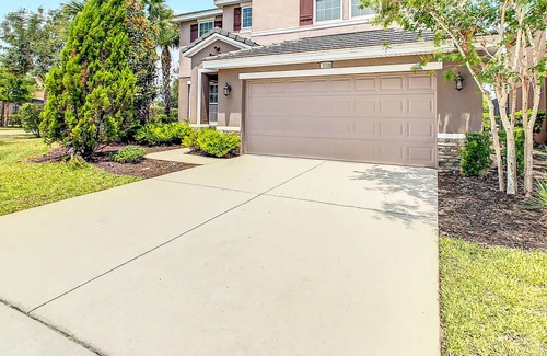 Sunridge Woods House | Fantastic 6BR Family Home + Game Room/BBQ/Poo!