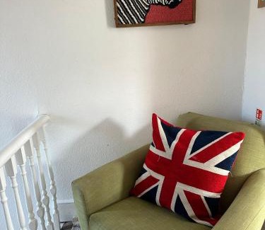 Ore House | Fantastic Four Bed House Sleeps 9 by the Sea