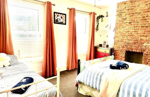 Ore House | Fantastic Four Bed House Sleeps 9 by the Sea