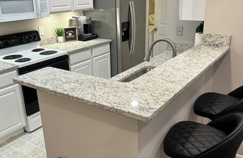 Strongsville Condo | Fantastic get away in Strongsville!
