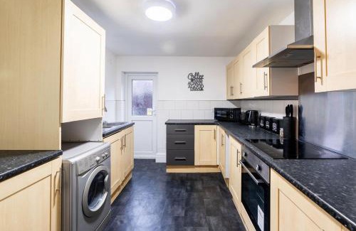 Hull Apartment | Fantastic House with Garden