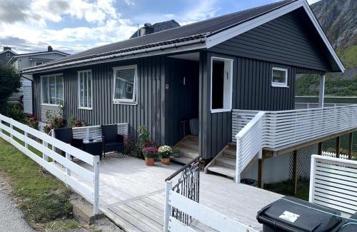 Torsken House | Fantastic house with seafront property in Gryllefjord
