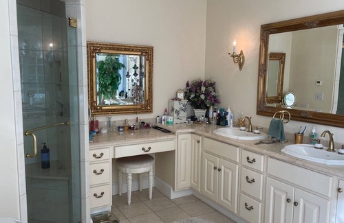 Barton Villa | Fantastic Lake Home on breathtaking Willoughby Lake!